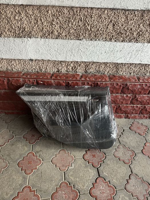 Продам комплект дверные карты на Бмв Е46 привозные