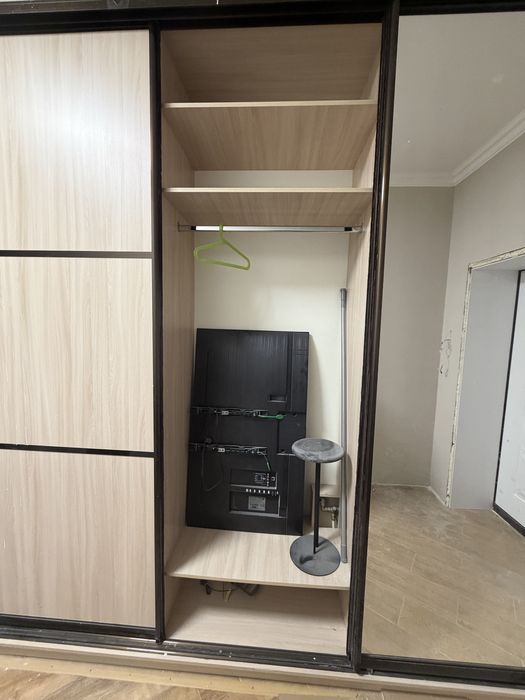 Продается шкаф встроеный в отличном состоянии