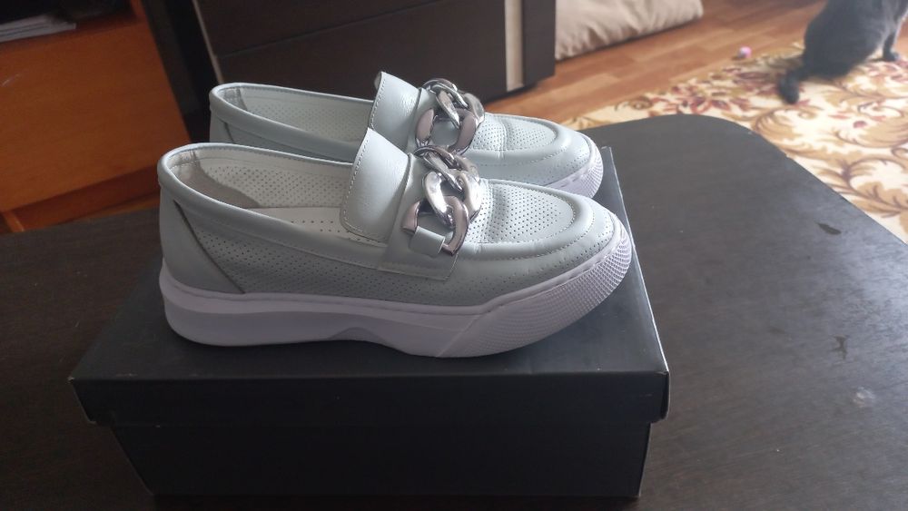 Кожаные туфли(мокасины)