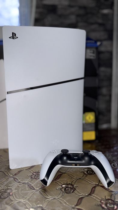 PlayStation 5  825GB