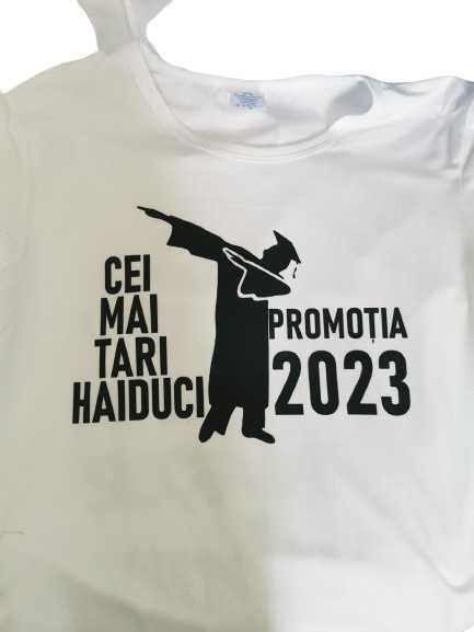 Tricouri absolventi