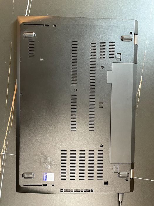 Lenovo ThinkPad P52s – i7, 16 GB RAM, SSD 512 GB, NVIDIA Quadro P500