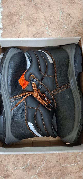 Комбез,куртка,ботинки,подшлемник