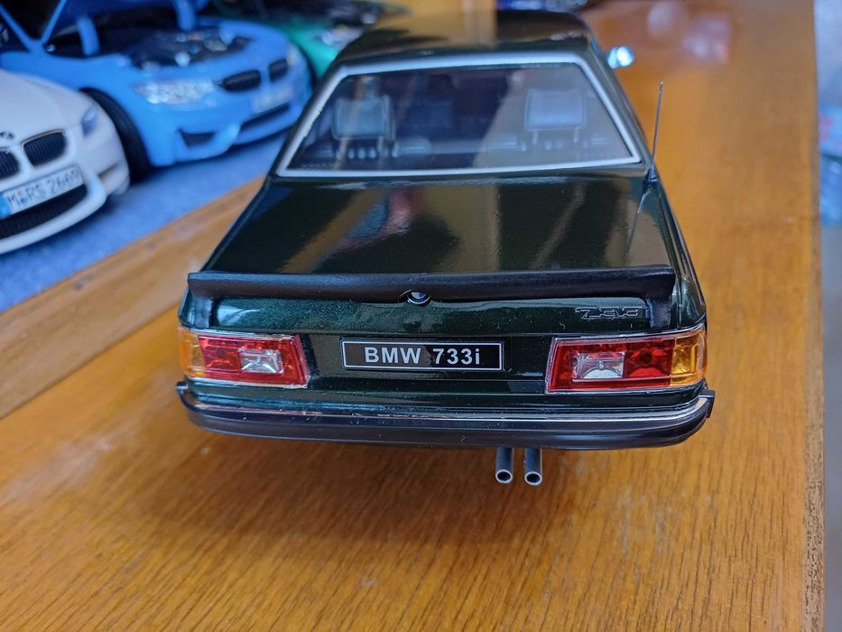Колекционерски модел/ BMW 7-ма серия/ E23 733i/KKscale 1/18/ тъмнозелен