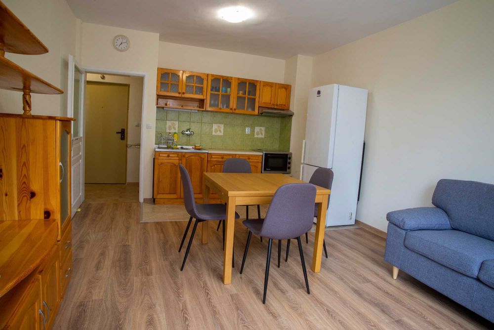 Дава се под наем Двустаен апартамент в София, Център - 60 кв.м за 586.5 € - Снимка #2