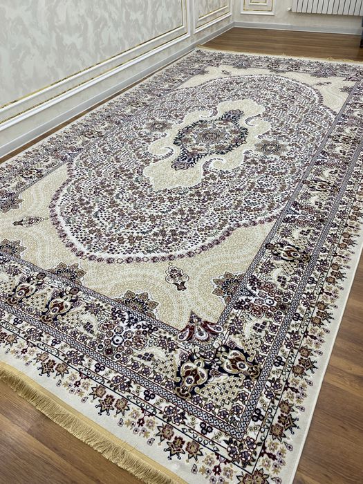 Гилам 300*500  холати жудаям яхши