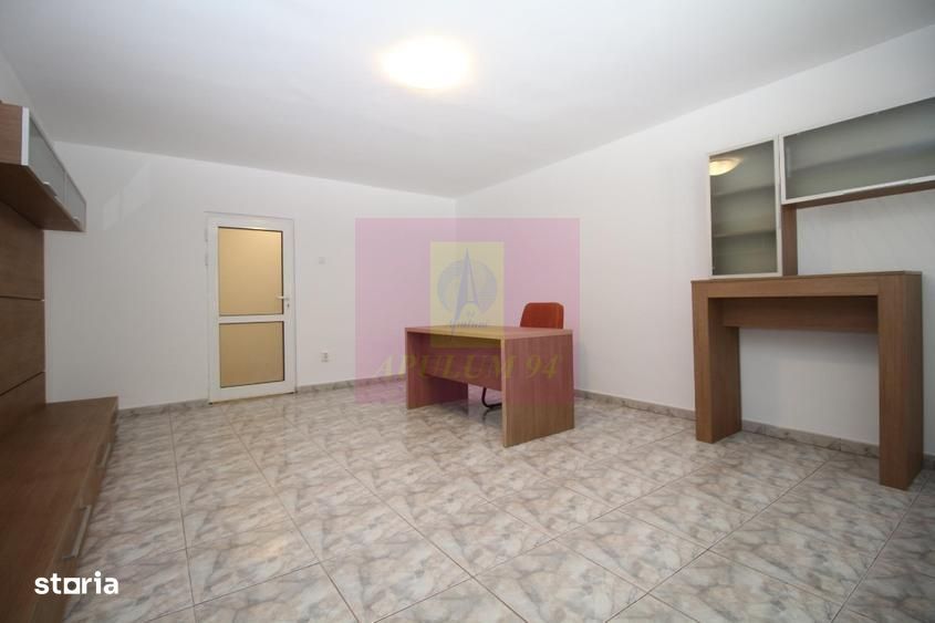 Apartament cu 3 camere de vânzare Decebal adiacent