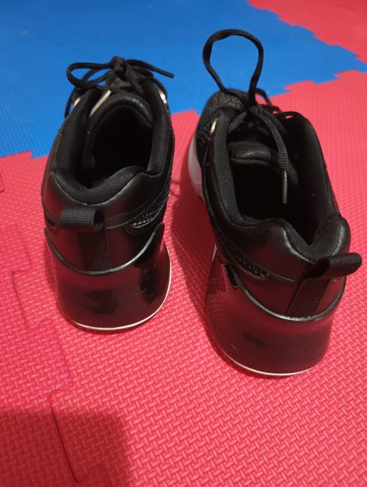 Adidași damă mărimea 41