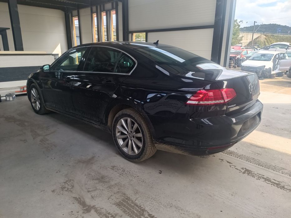 Dezmembram Volkswagen Passat B8, motor 2.0 tdi CRLB