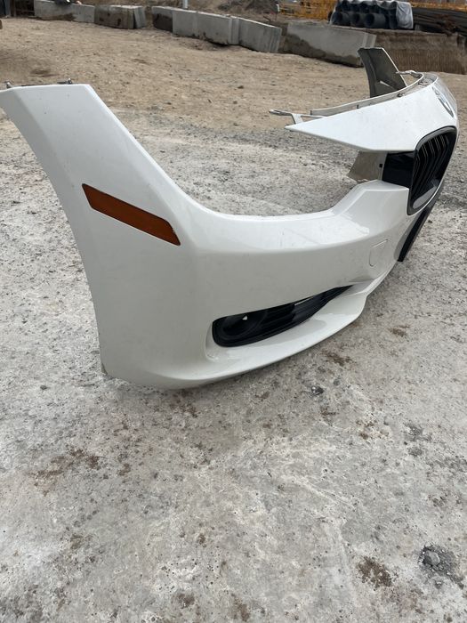 Бампер БМВ Ф30 продам  в сборе.