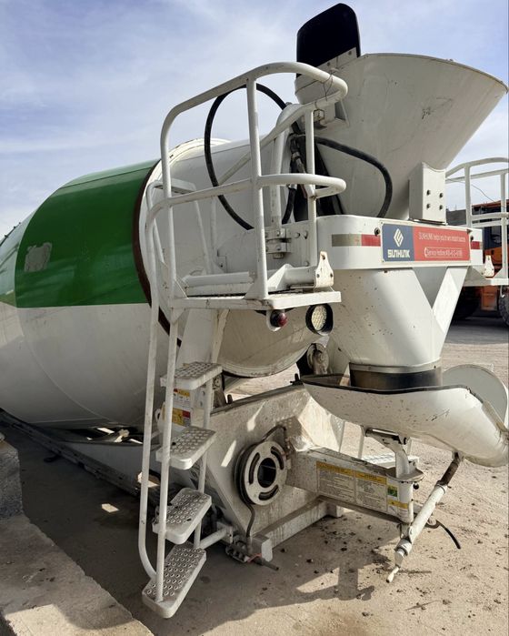 автобетоносмеситель HOWO Бочка новый