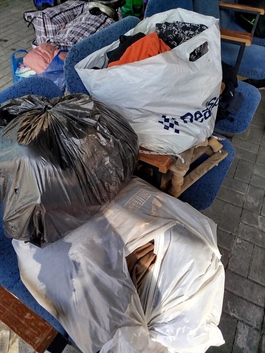 Отдам даром вещи.