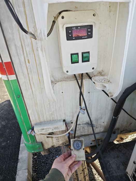 Продам морозильник