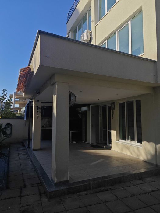 Еднофамилна жилищна сграда Приморско