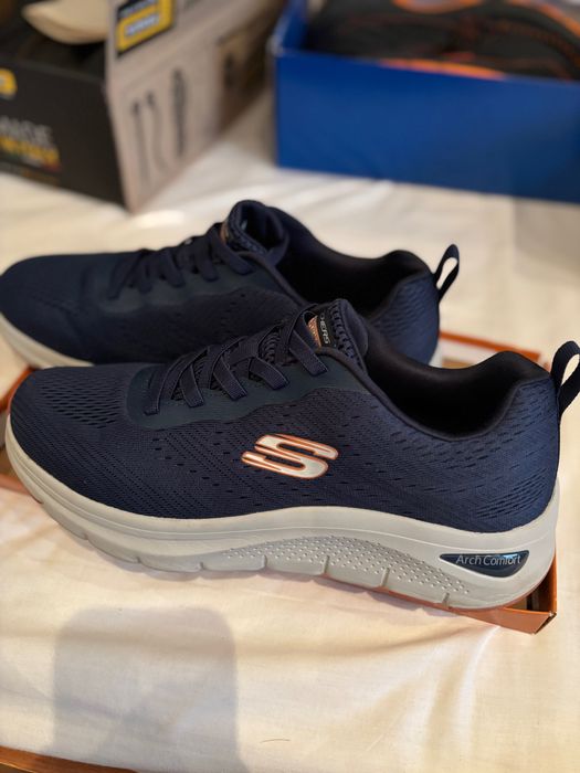 Мъжки маратонки Skechers Arch Comfort, чисто нови