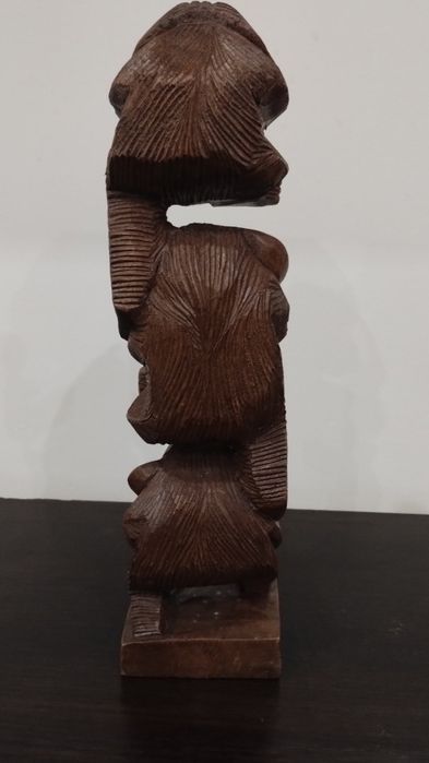 Чудесна статуетка на трите мъдри маймуни.