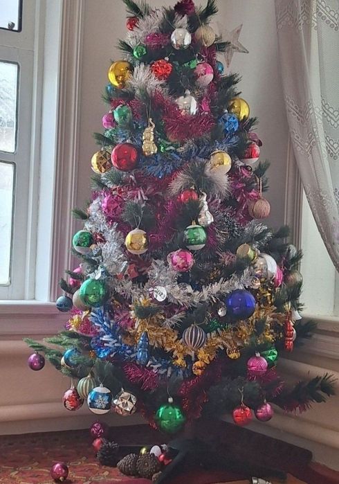 Новогодние ёлка срочно продам