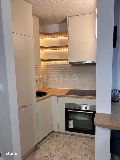 Apartament cochet, clădire interbelica, ultracentral, investitie — fotografia 1