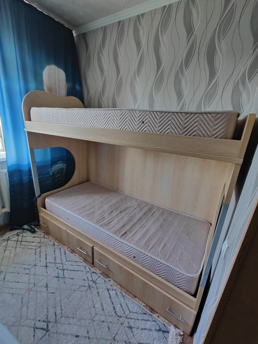 Продается двухярусная кровать