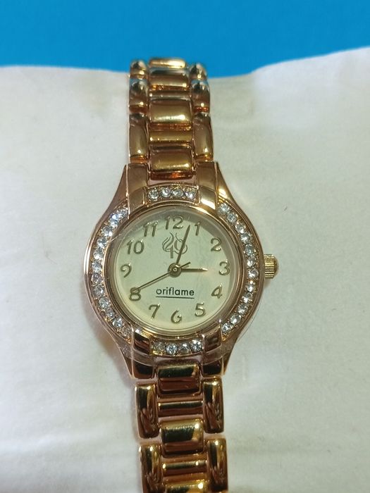 Часы позалоченные от Oriflame