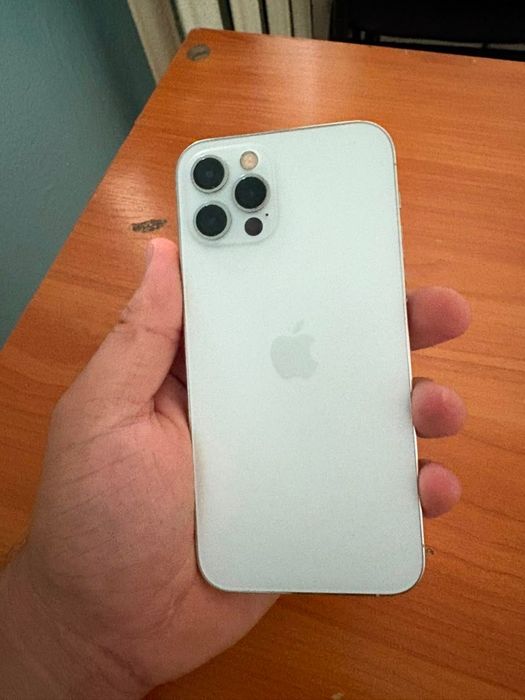 Продам iPhone 12 Pro айфон 12 про