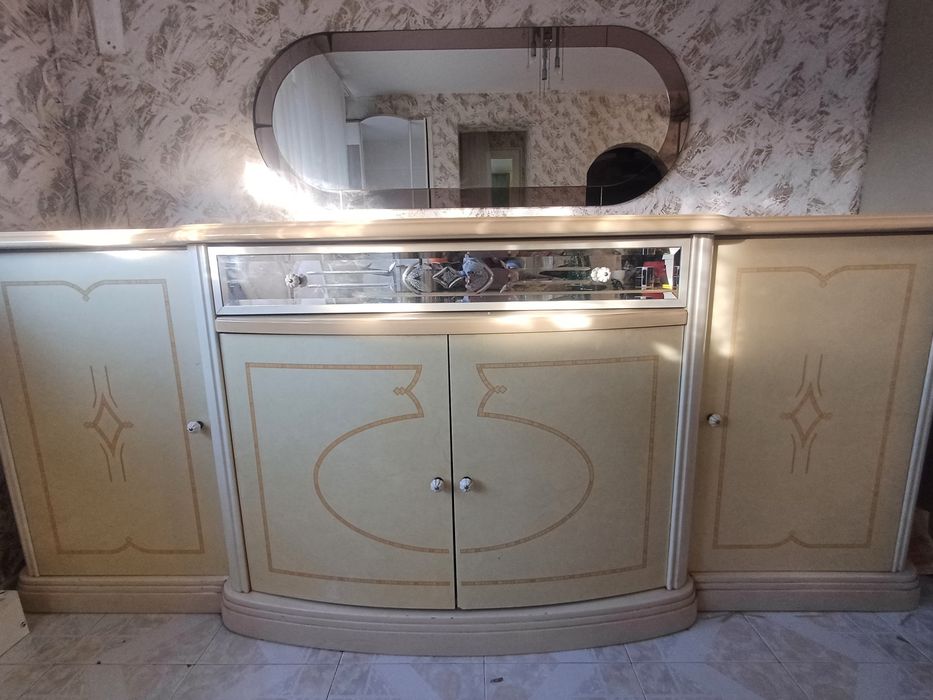 Голям скрин за трапезария или кухня