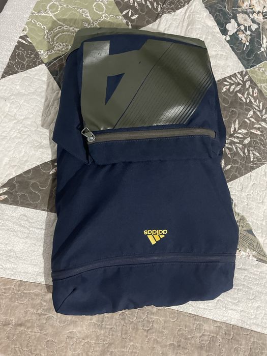 Рюкзак Adidas                                   .