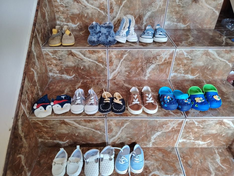 Vând lot încălțăminte bebe