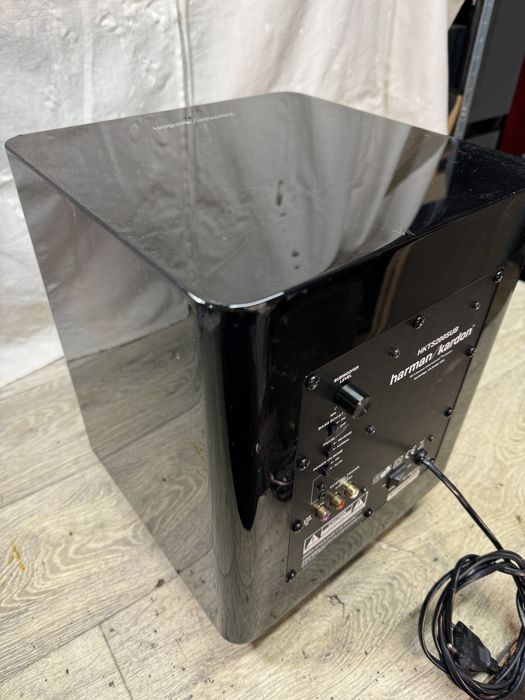 Harman Kardon Пияно лак Subwoofer