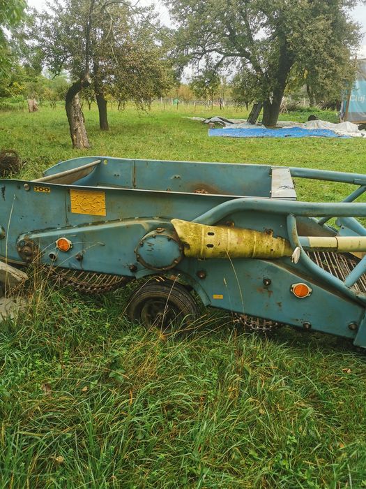 Vând mașina de scos cartofi poloneză