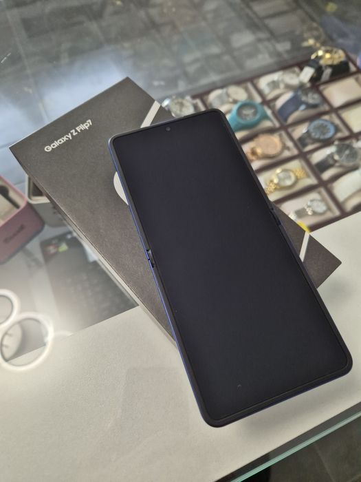 Samsung Galaxy Z Flip 7 - NOU - pret redus!