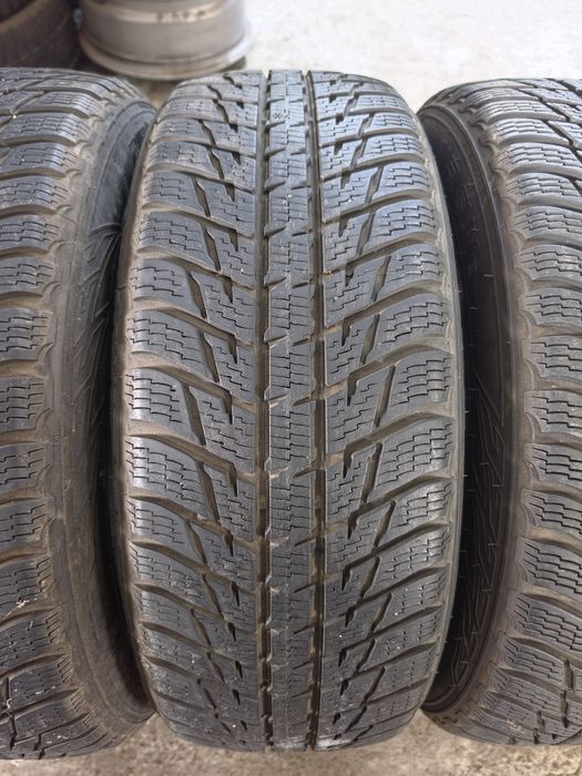 4 Броя 215/60/17 Nokian 7mm