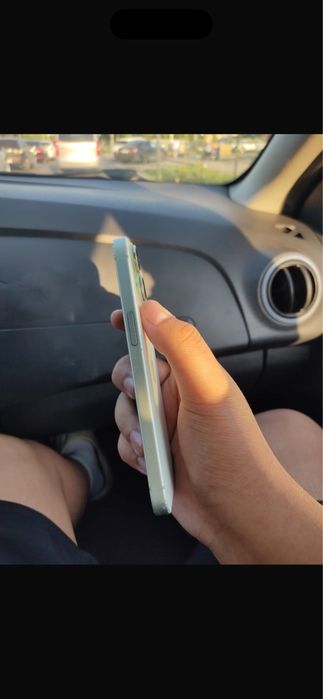 Продаю iPhone 15