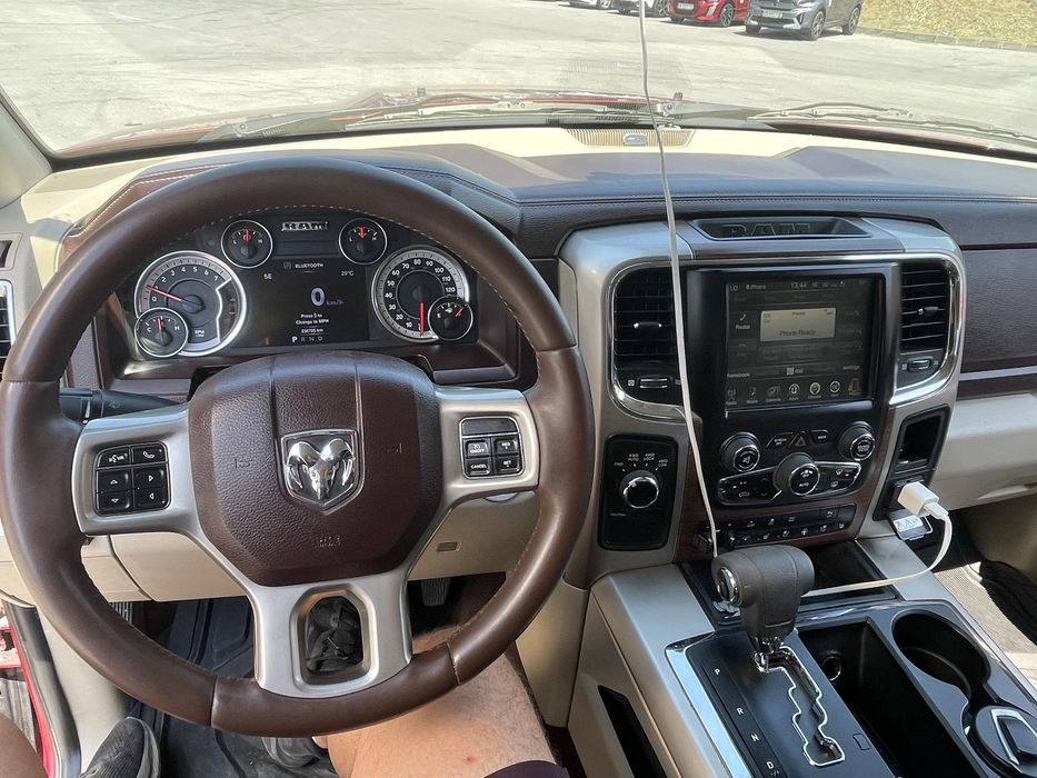 Dodge RAM 1500  5.7 HEMI Laramie