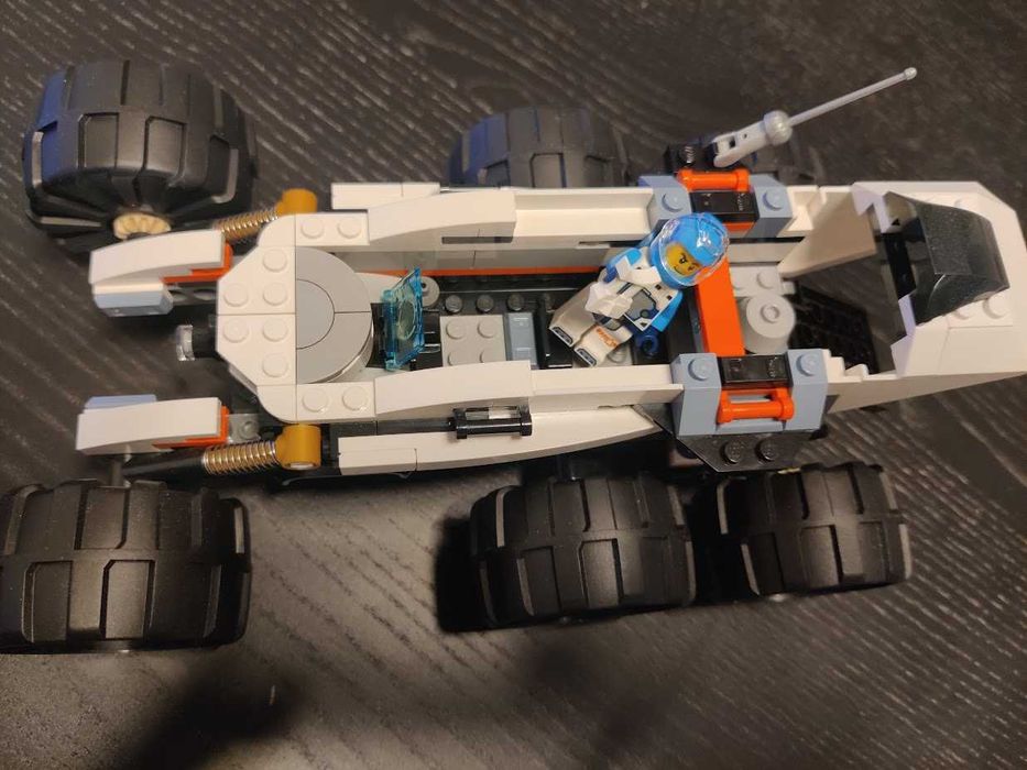 Lego 60431 Space Explorer Rover and Alien Life, Asamblat