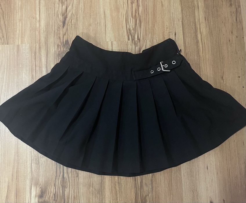 Черна плисирана пола Зара