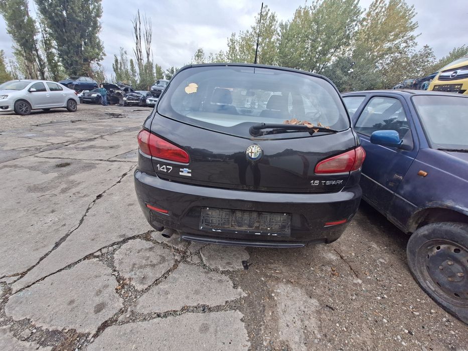 Dezmembrez Alfa Romeo 147 1.6 benzina 2006 AR372.03