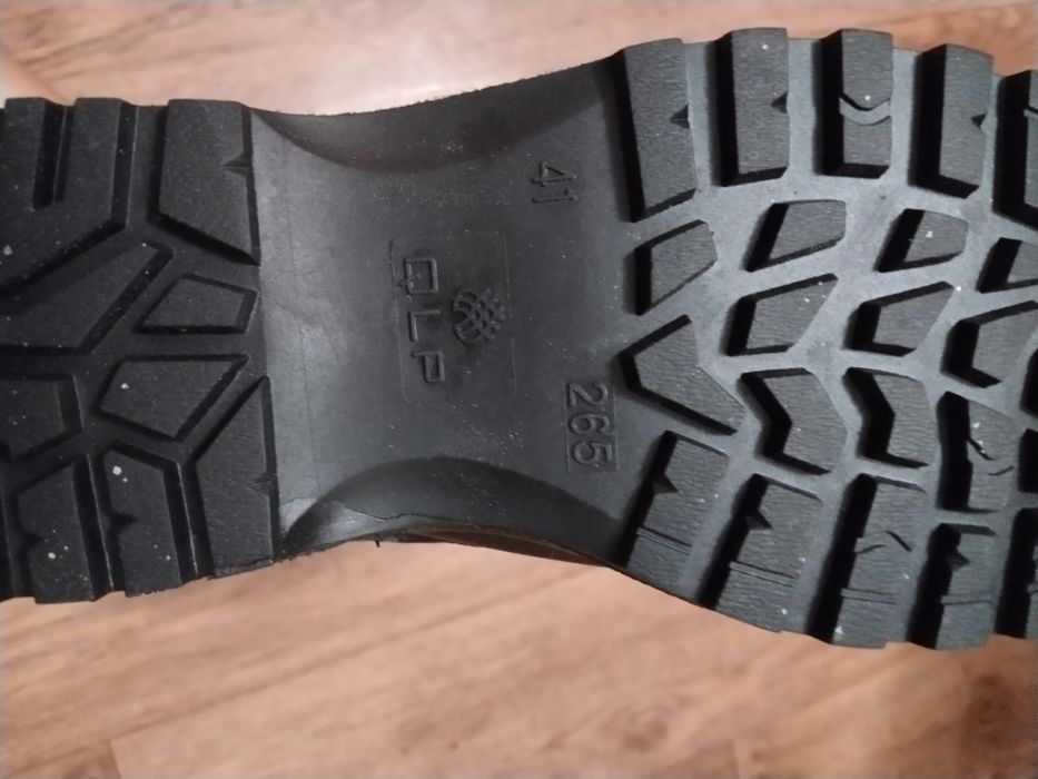 Продам берцы новые