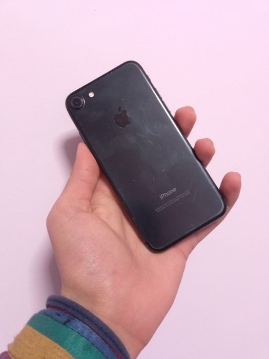 Iphone 7  32 gb sotiladi Айфон 7 32гб  в хорошем состоянии