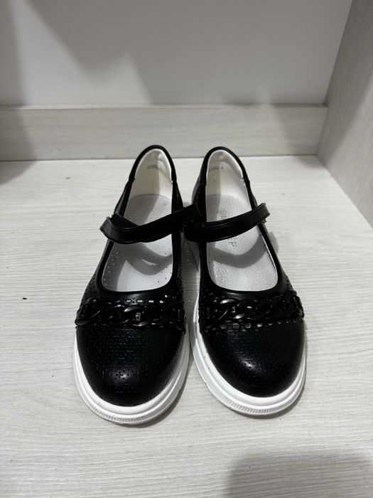 Продам туфли детские