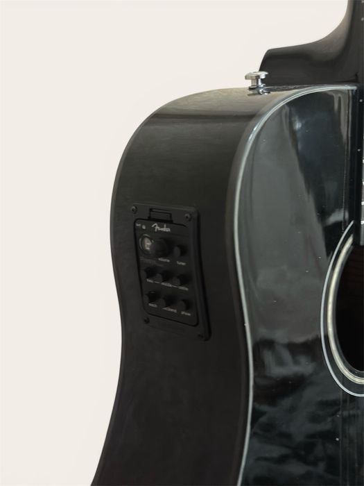 Электроакустическая гитара «Fender»