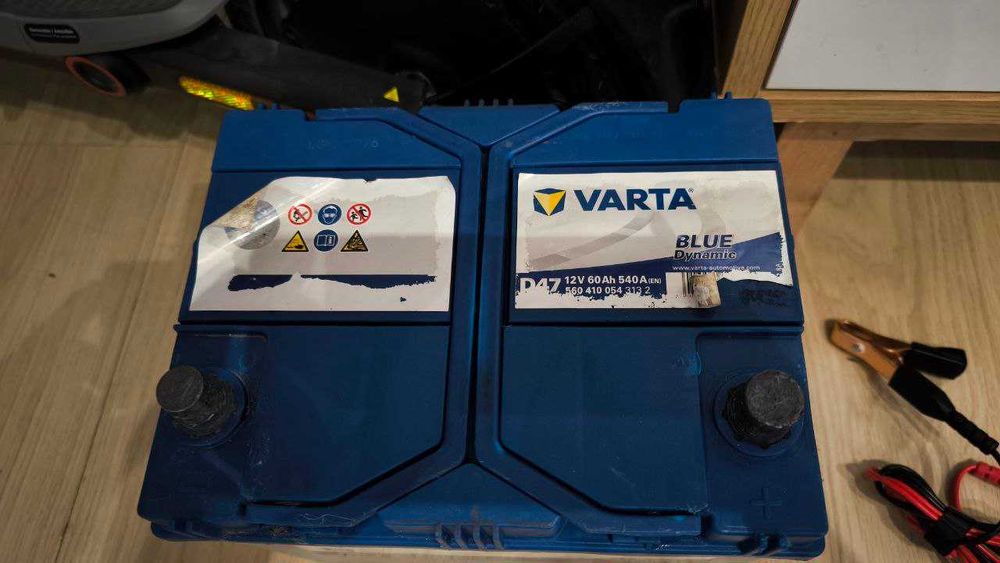Акумулатор Varta 12V D47 60Ah 540A японски стандарт + вдясно