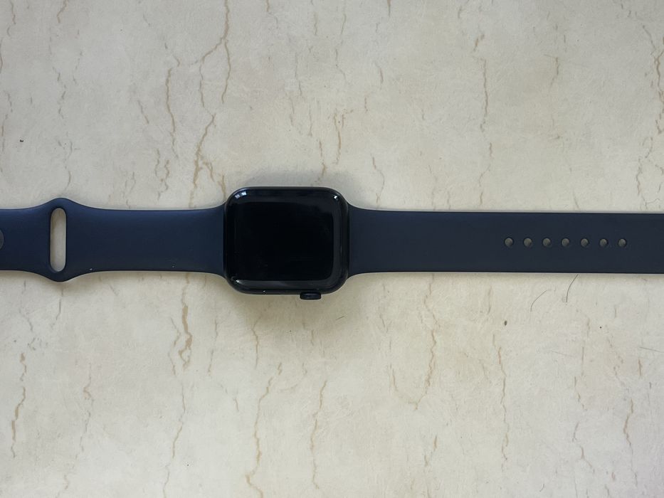 Apple Watch SE2 44mm в отличном состоянии