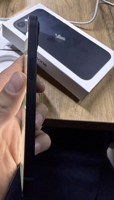 Айфон 13 128 гб документы есть.                                      .