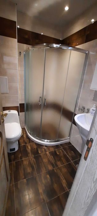 Дава се под наем Тристаен апартамент в Бургас, Център - 104 кв.м за 765 € - Снимка #13