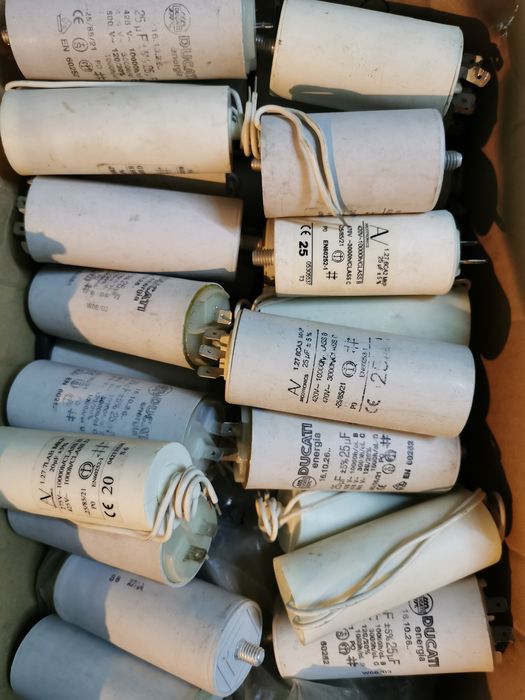 Kондензатори работни от 2 до 5 лв.