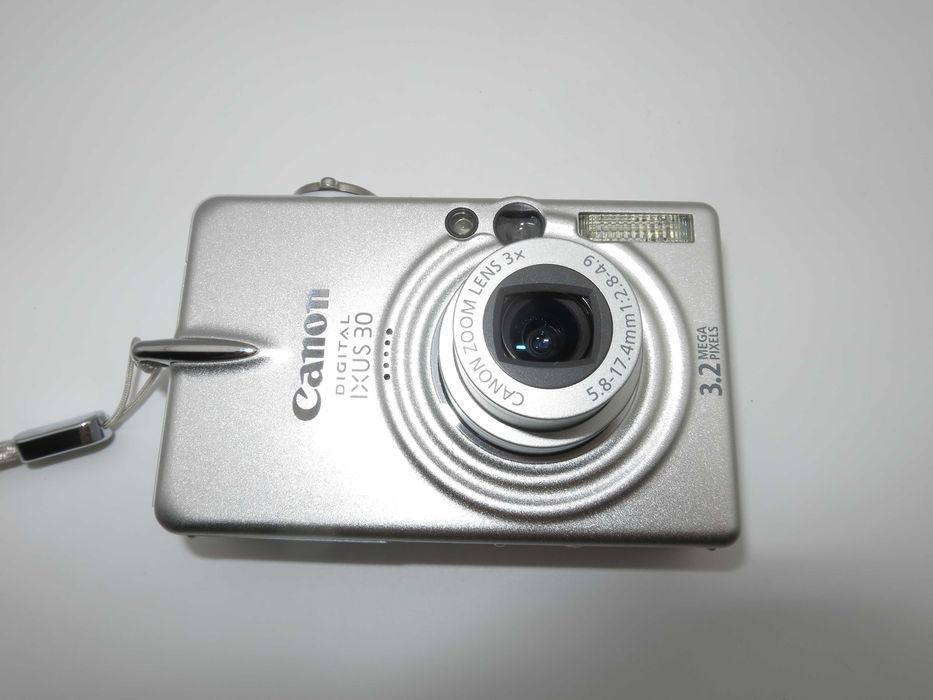 Canon Digital IXUS 30, ултра компакен цифров фотоапарат,  Пълен комплект, работи отлично!
