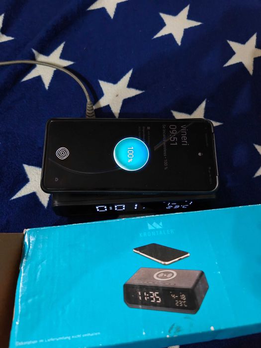 Ceas alarma termometru incarcator wireless krontaler GT-ACQI-22BK