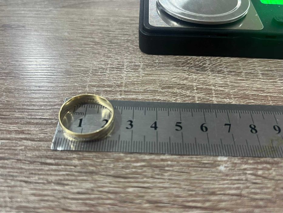 Златен пръстен тип халка 3.2гр