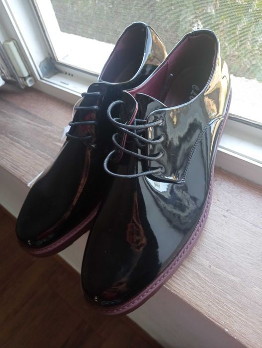 Pantofi nr 44 pret 150